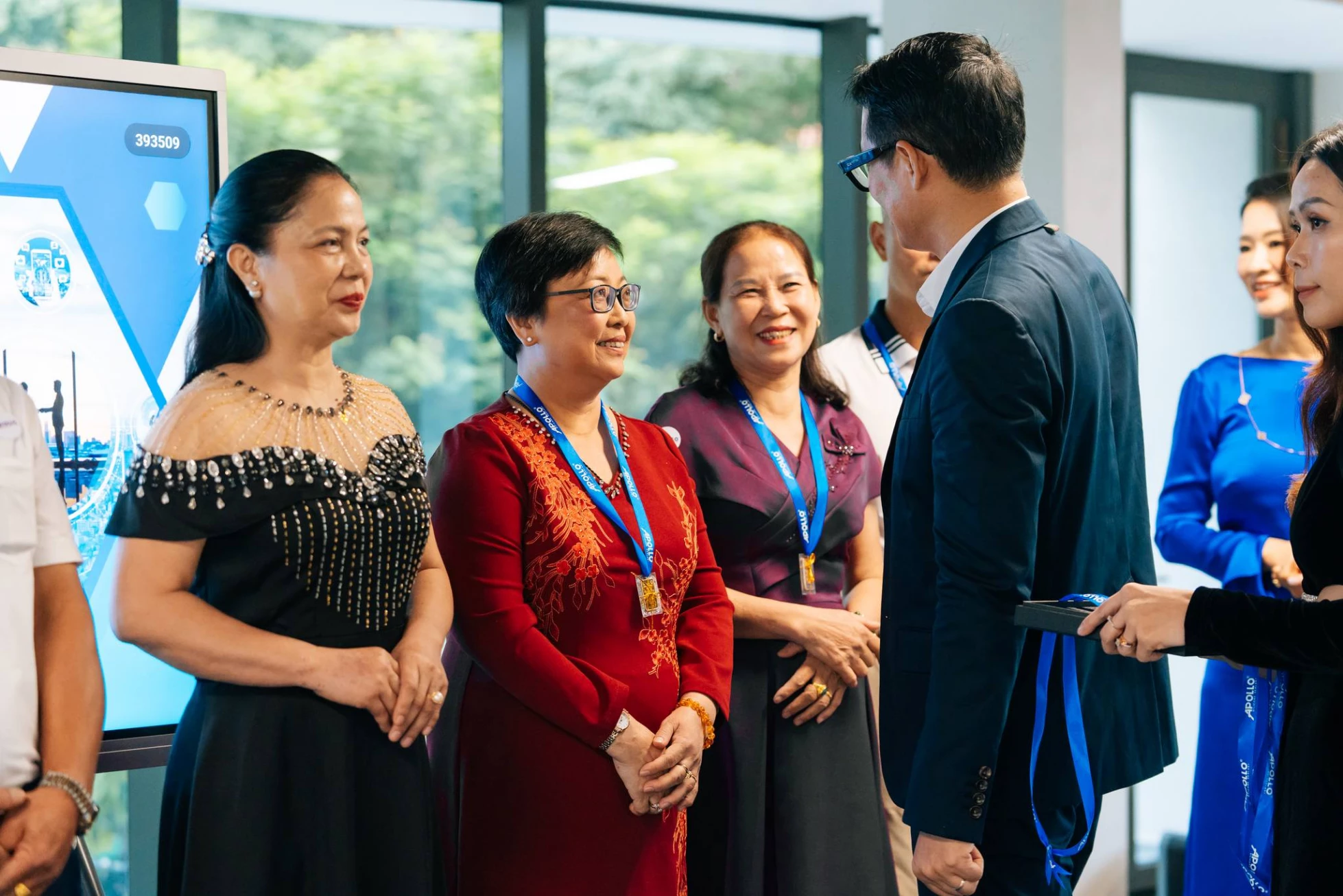 https://static.quochuyanhcorp.vn/17551/2024/Quốc/Apollo Haus/Album ảnh/Khánh thành/khanh-thanh-apollo-haus (7).jpg